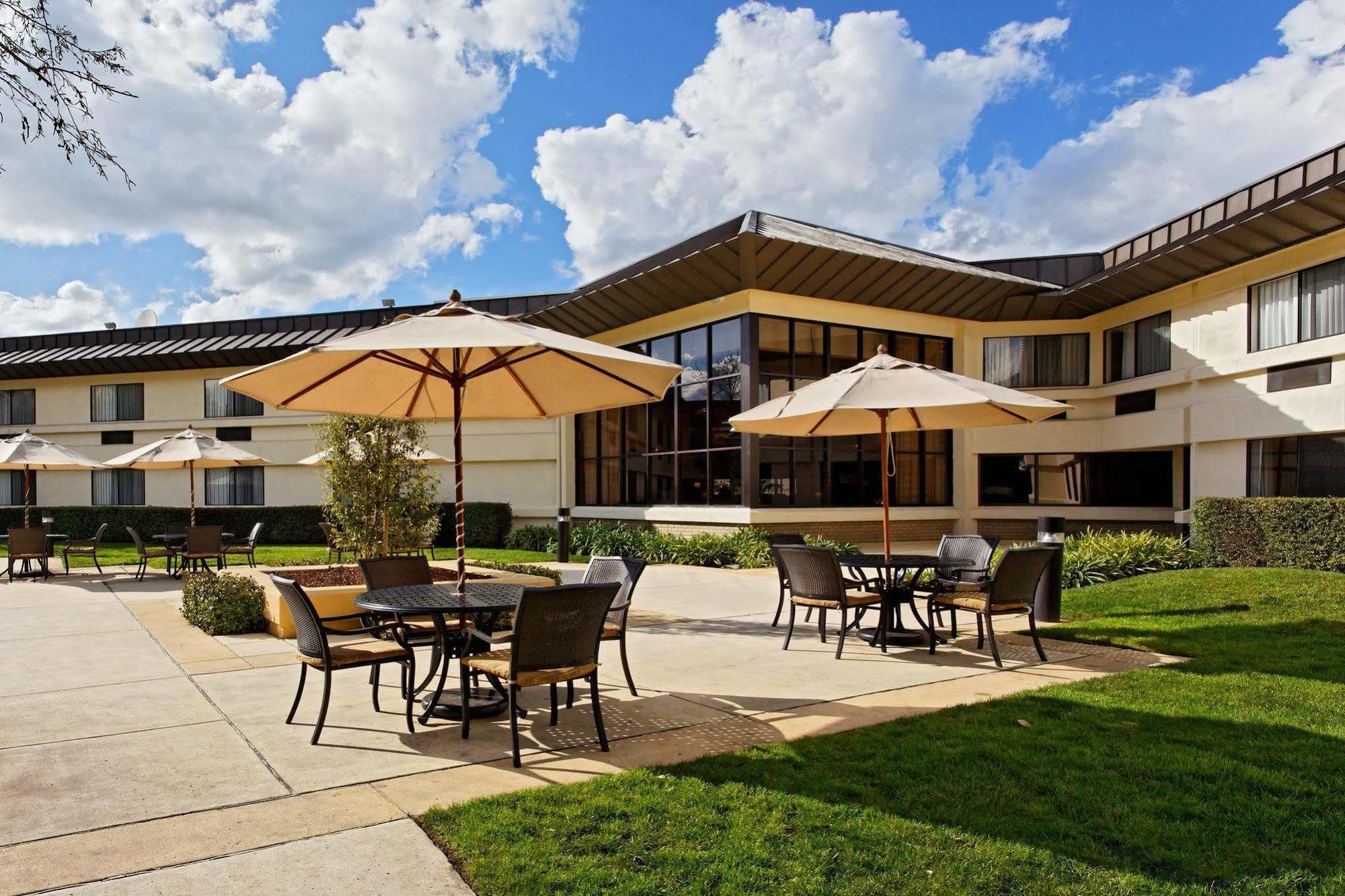 Holiday Inn Express Walnut Creek By Ihg Ресторан фото